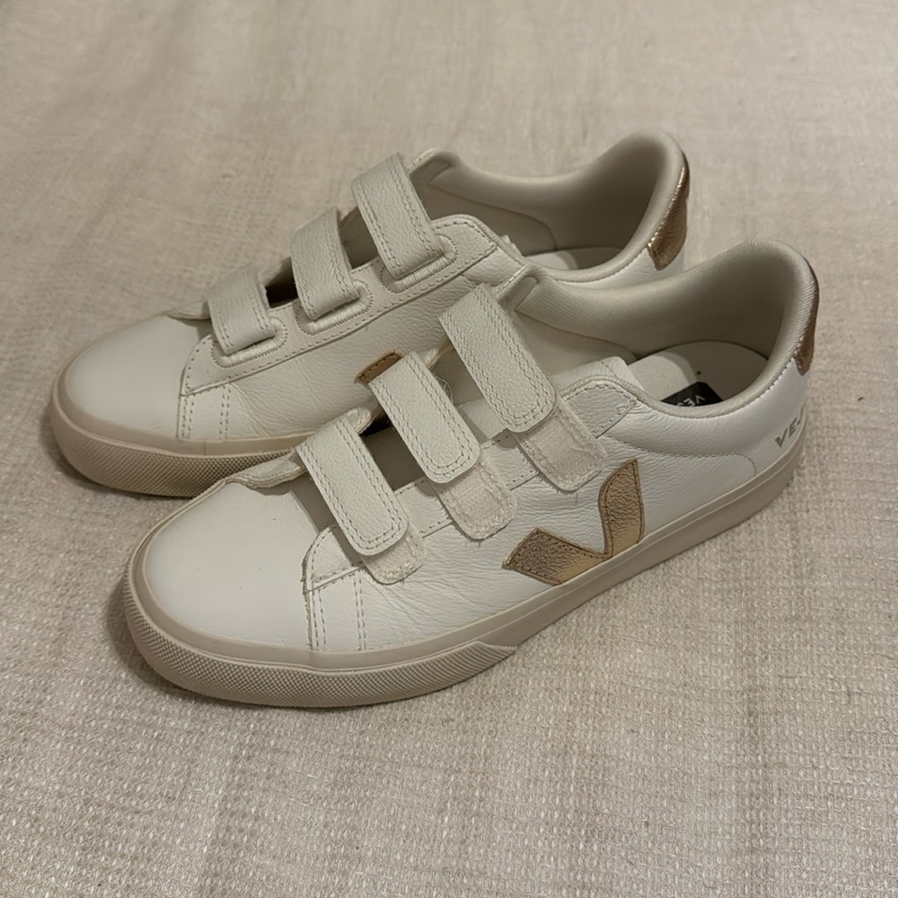 VEJA Recife Sneaker
